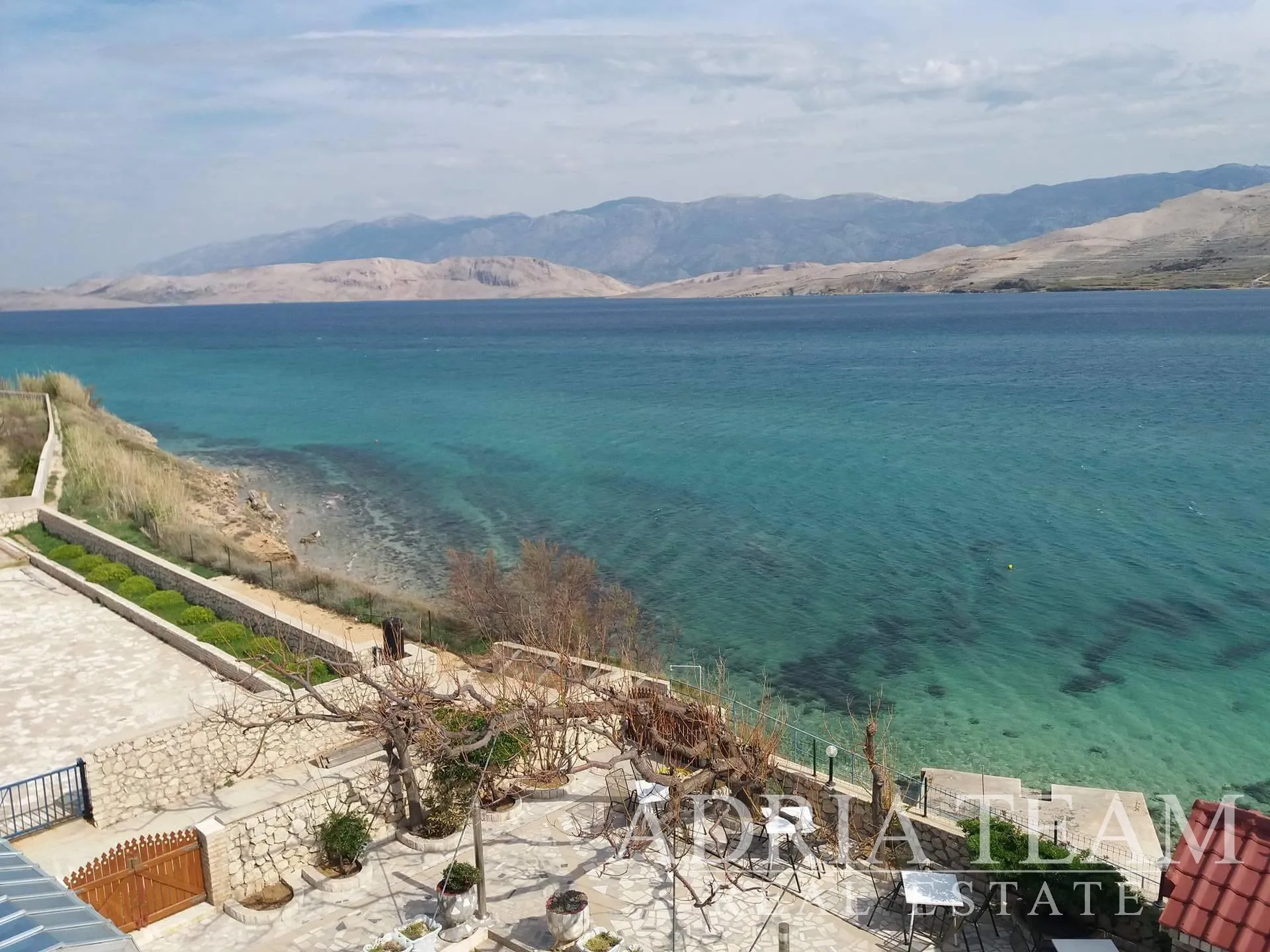 HOTEL NA SAMOJ PLAŽI, FENOMENALNA INVESTICIJSKA PRILIKA! PAG - cover