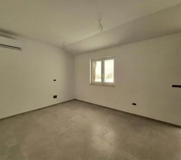 TAR -STAN U NOVOGRADNJI NA PRVOM KATU , 2 SOBE (prodaja) - cover