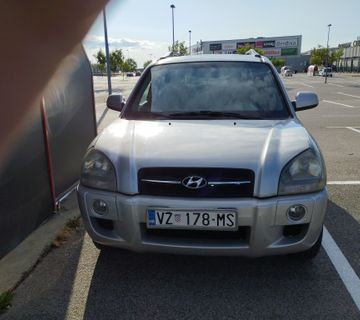 Hyundai tuscon - cover