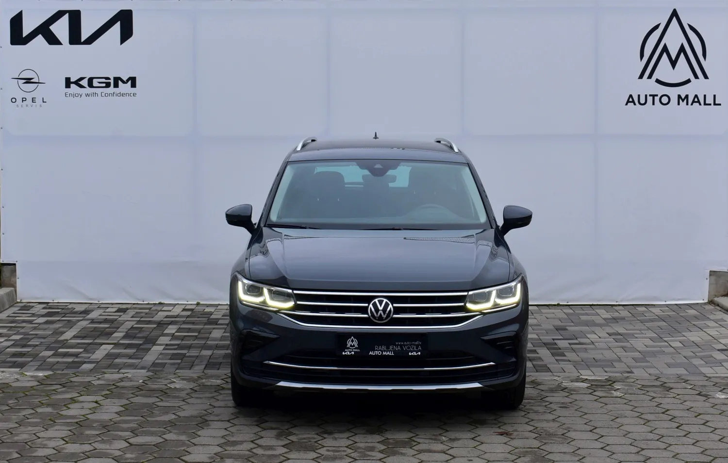 VW Tiguan 1.5 TSI DSG A/T *DE* SERVISNA, MALO KM, ODLIČNA OPREMA* - cover