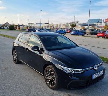 Golf 8 2.0 TDI Life - Prvi vlasnik, tvorničko jamstvo 5 godina - HITNO - cover