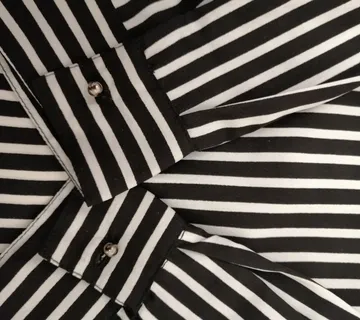 Nova crno/ bijela bluza - cover