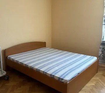 Prodaje se stan u kući - cover