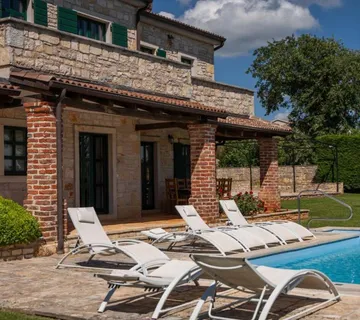 EKSLUZIVA-SVETI LOVREČ-HERAKI-KAMENA KUĆA SA BAZENOM NA PRODAJI - cover