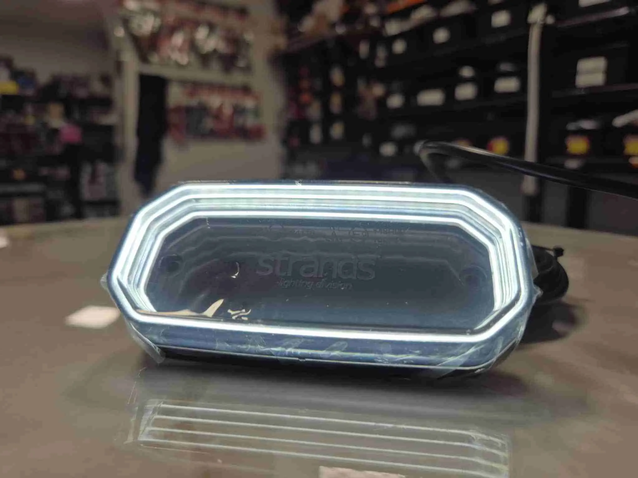 STRANDS-PREDNJE POZICIJSKO SVJETLO - cover