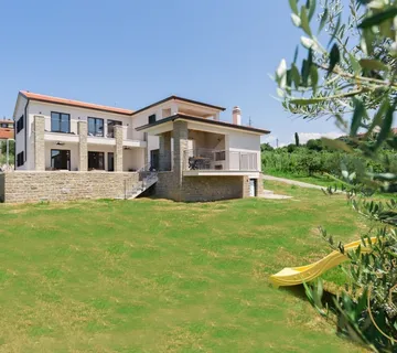 Elegantna vila okružena zelenilom, Buje - cover