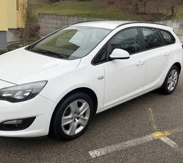 Opel Astra Karavan 1,7 CDTI - cover