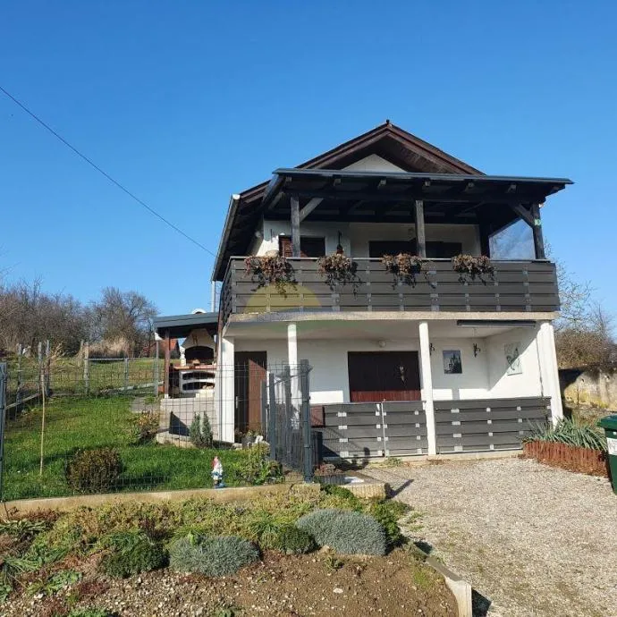 Kuća: Stančić, Klanjčić, 70m2, 2 etaže, ukupno 1243m2, uredjena - cover