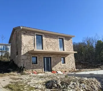 Labin, renovirana kamena kuća, s pogledom na more - cover