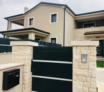 Lijepa dvojna kuća u okolici Poreča, pogled more, 160 m2, prodaja - cover