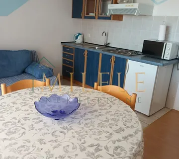 Vodice kuća sa 5 apartmana - cover