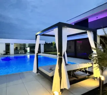 Luksuzni čelični baldahini - URBAN i URBAN PREMIUM - NOVO - cover