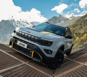 Jeep Avenger 4xe The North Face Edition Automatik - cover