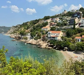 Vrbica, Nedovršen objekt 1. red do mora (prodaja) - cover