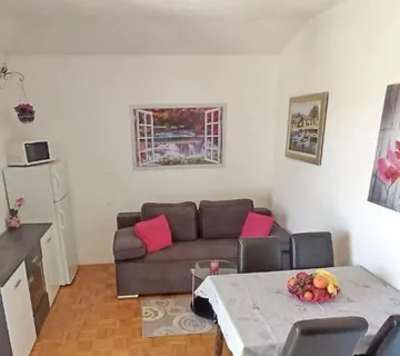 Smještaj za 1 radnika - Kaštel Štafilić - cover