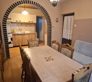 Iznajmljujem 4-sobni stan u Koprivnici - pogodno za radnike - cover