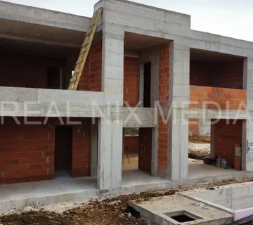 PRIVLAKA-KUĆA ROH-BAU! POGLED NA MORE! (prodaja) - cover