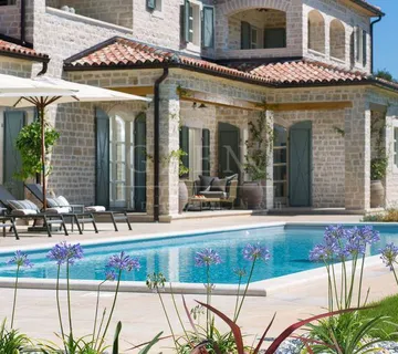 Luksuzna vila sa bazenom, Kanfanar, 372 m2 - cover