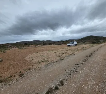 Najam Terena 7000 kvadrata Vodice - cover