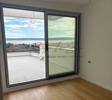 Penthouse sa pogledom na more - Kaštel Kambelovac (prodaja) - cover