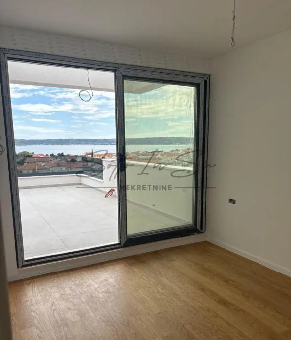 Penthouse sa pogledom na more - Kaštel Kambelovac (prodaja) - cover