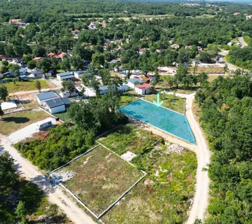 Prodajem zemljište u Istri – 677 m² - cover