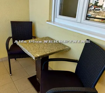 MAKARSKA; Svosoban, namješten, dvoetažni stan - cover