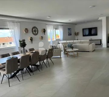 PRIVLAKA-NAMJEŠTENI PENTHOUSE-PRIVLAKA - cover