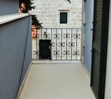 OGRADE 3 - cijena na upit - cover