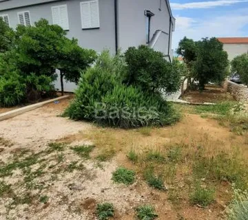 OTOK PAG - Mandre, 3soban apartman + vrt + garaža, 101,52 m2 - cover