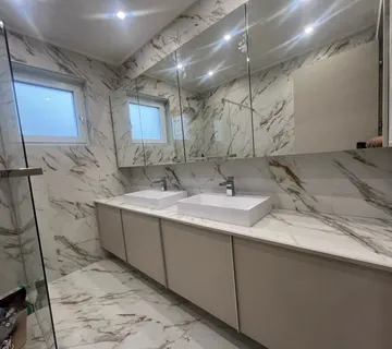 Kupaonski blok - cover