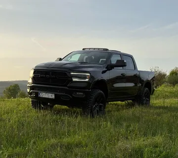 Dodge RAM 1500 5.7 HEMI E-Torque LARAMIE - cover