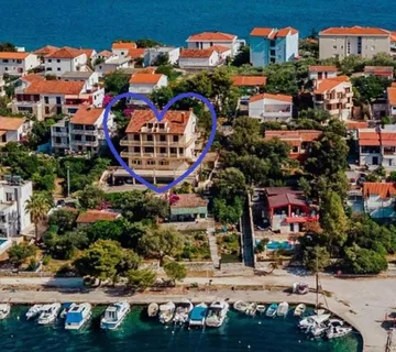 SEGET VRANJICA APART-HOTEL UZ MORE - cover