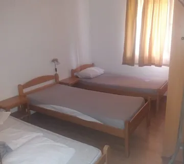 Smještaj za 9 radnika - Senj - cover