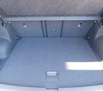 12837 Volkswagen T-Roc 1.0 TSI 4Life - cover