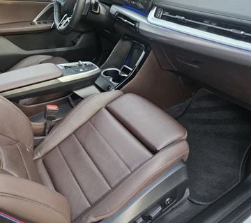 BMW iX1 xdrive 30 - cover