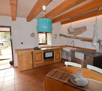 KAŠTELIR -KAMENA KUĆA U NIZU PRODAJE SE (prodaja) - cover