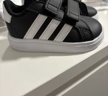 Adidas tenisice - cover