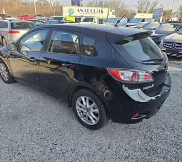 Mazda 3 1,6 DTI, ALU 16,IZVANREDNO STANJE, VEBASTO GRIJANJE - cover