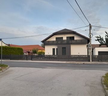 Prodaja se stan od 122 m2  120.000 eura - cover