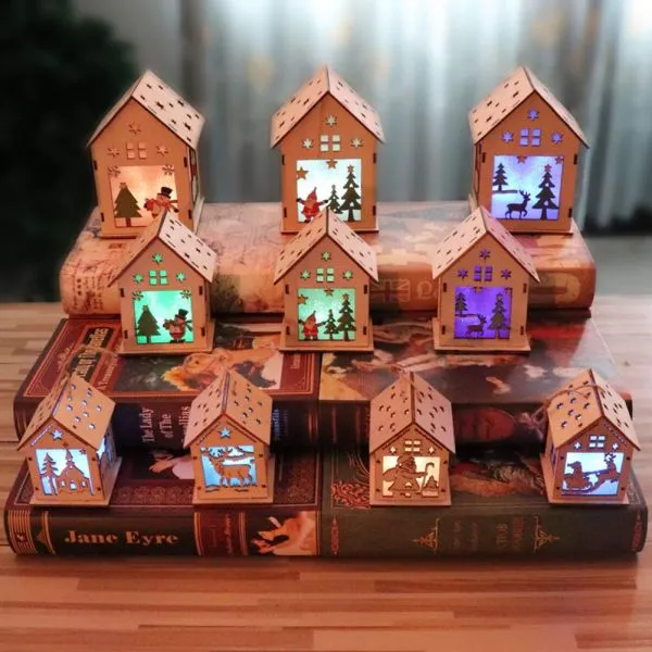 (2 komada) Drvene ukrasne kućice sa LED rasvjetom - cover