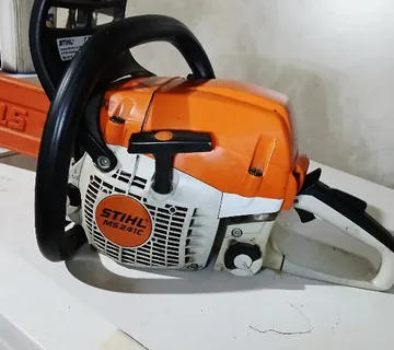 Stihl 241 motorna pila - cover