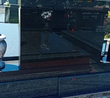 Dvostruko grobno mjesto - cover