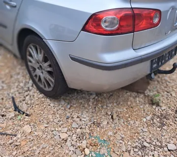 RENAULT LAGUNA 2006 REDIZAJN ZADNJE LAMPE - cover