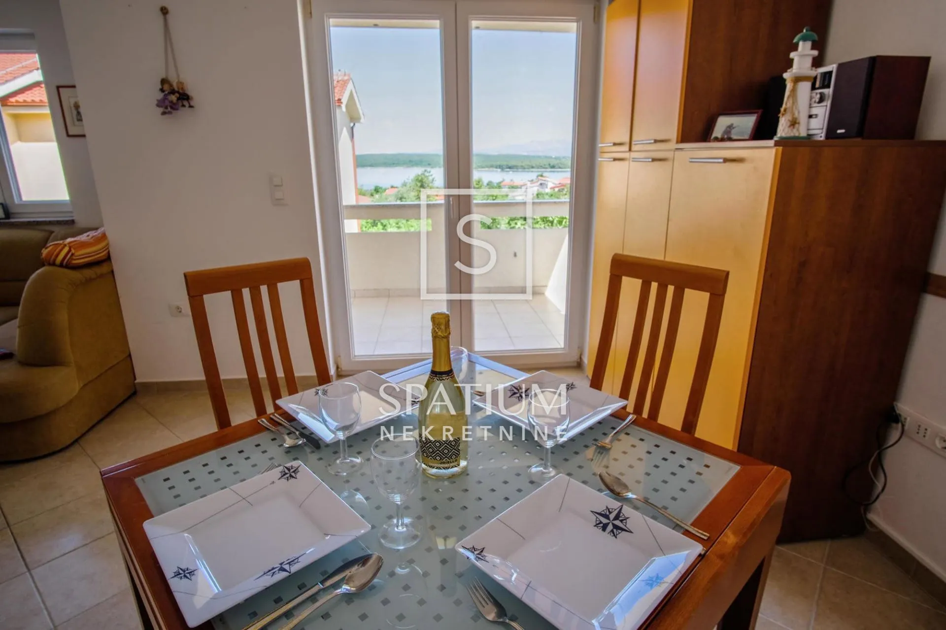 KLIMNO,OTOK KRK, STAN 300 METARA OD MORA - cover