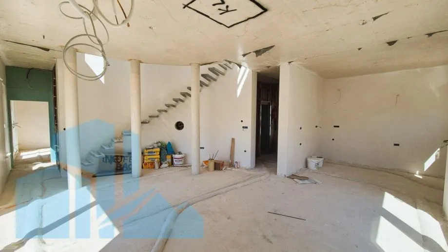 Kuća: Vodice – Luksuzna novogradnja s bazenom i modernom arhitekturom - cover