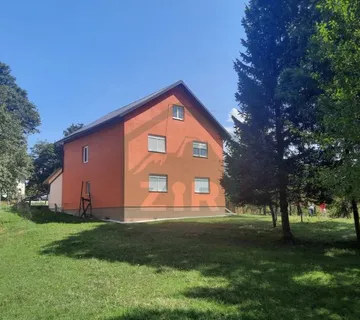 Kuća,  dvorišni objekt i zemljište u Donjem Lapcu! - cover