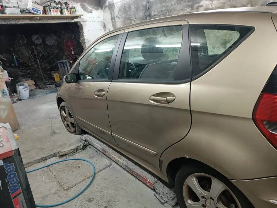 MERCEDES A KLASA 2006 VRATA - cover