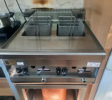 Pokretna ugostiteljska prikolica Adria 500, potpuno opremljena - cover