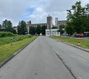 Vukovar Priljevo (Obala 10) zem, 3886 m2 između Lidla, HEY PARKA i Si - cover